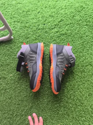 Botas de montaña niño/niña talla 35