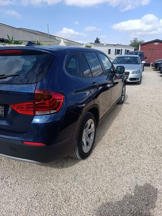BMW X1 2011