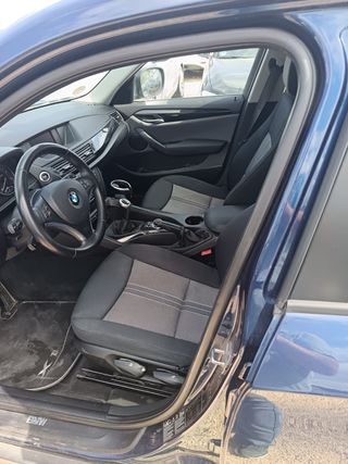 BMW X1 2011