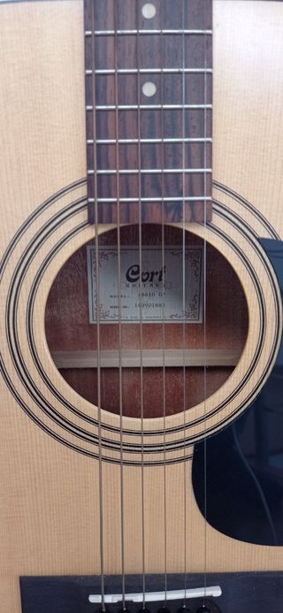 Guitarra Acústica Cort nueva 