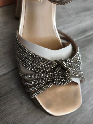 Sandalias doradas tacón plataforma