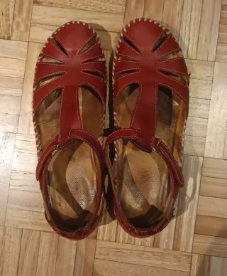 Sandalias Pikolinos rojas