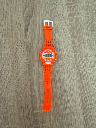 Reloj de plástico naranja