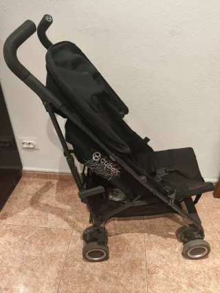 Carrito Cybex y de regalo trona portátil