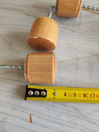 Pomos de madera con tornillo (6 unidades)