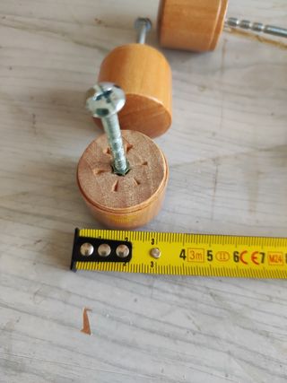 Pomos de madera con tornillo (6 unidades)