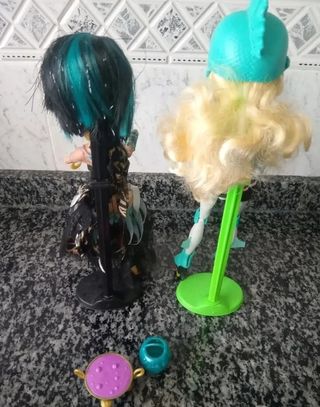 Dos Muñecas Monster High