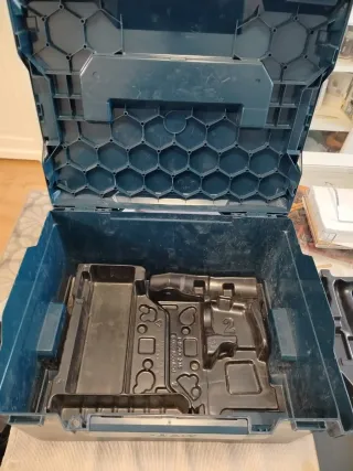 Caja de herramientas Bosch como nueva