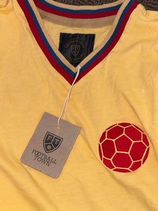 Camiseta Football Town Amarilla