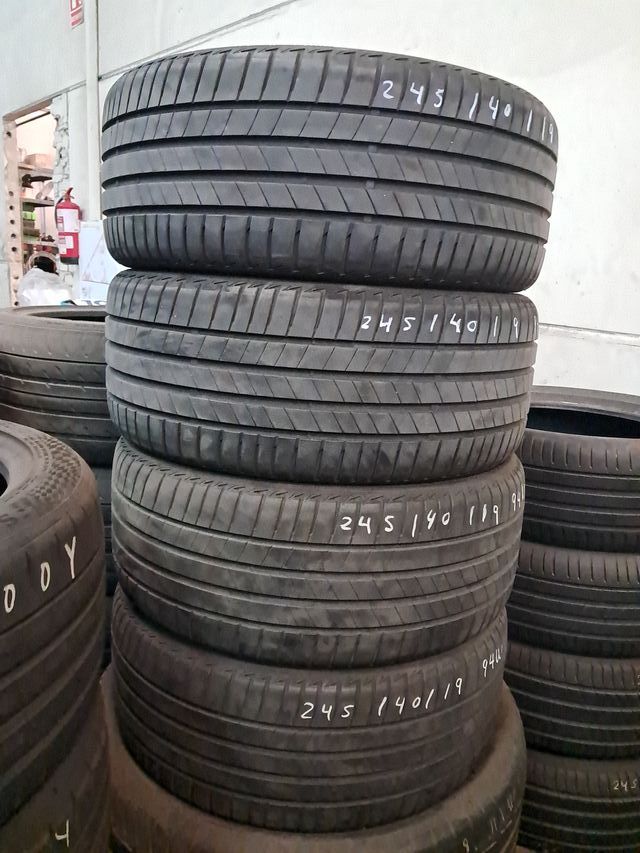 Neumáticos 245/40/19