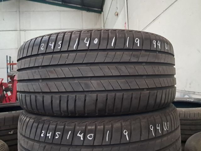 Neumáticos 245/40/19