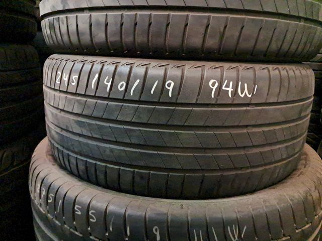 Neumáticos 245/40/19