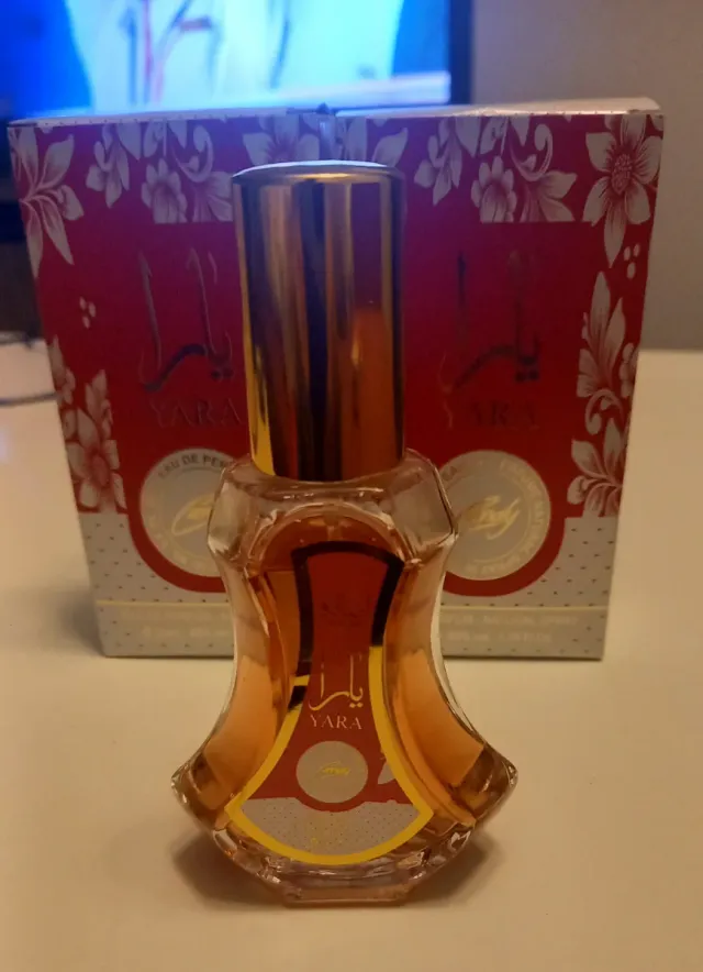 Perfume Yara Dorado y Naranja