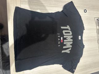 Camiseta Tommy Jeans Negra