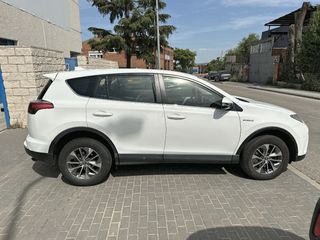 Toyota Rav4 2.5l hybrid 2WD Advance