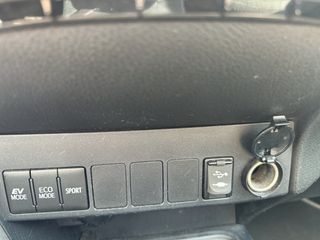 Toyota Rav4 2.5l hybrid 2WD Advance
