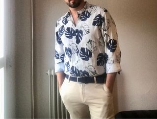 Camisa estampada hojas tropicales Talla M