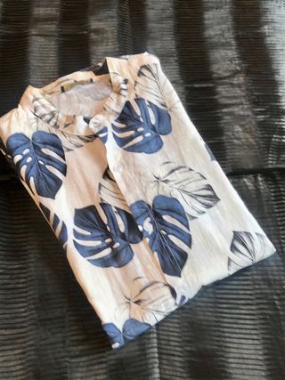 Camisa estampada hojas tropicales Talla M