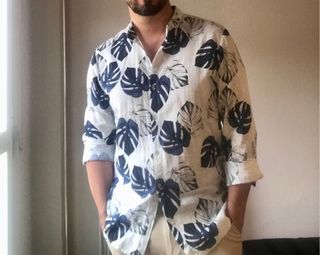 Camisa estampada hojas tropicales Talla M
