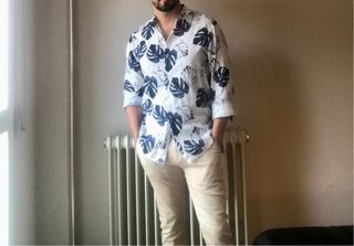 Camisa estampada hojas tropicales Talla M