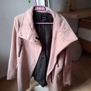 Abrigo Bershka rosa
