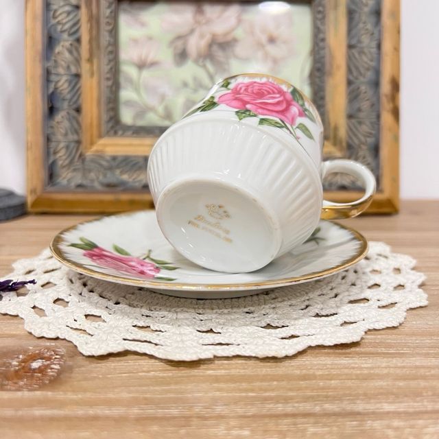 Taza y plato porcelana Duchess flores rosas