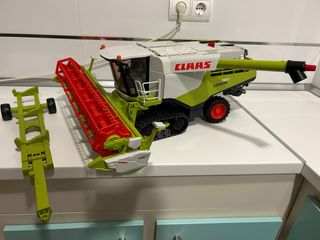 Raccoglitrice per giocattoli Bruder Claas