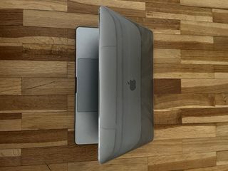 MacBook Pro 15” 2019 i9 · 16GB · 512GB SSD