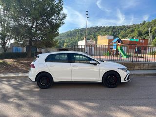 Llantas Keskin Negro Mate 19'' montadas en Golf 8 