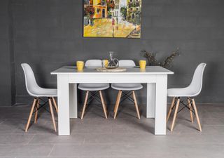 Set nórdico de mesa con 4 sillas