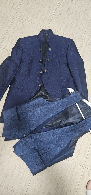 Traje azul Enzo Romano con chaleco