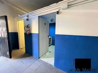Local comercial en venta en Peñagrande en Madrid