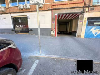 Local comercial en venta en Peñagrande en Madrid