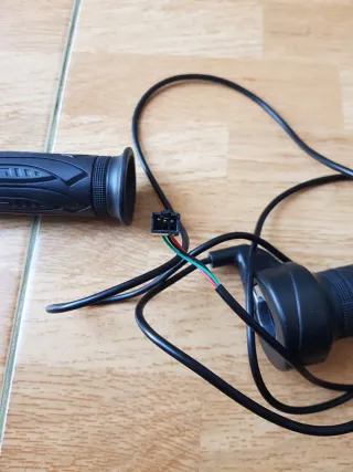 Puños Acelerador Patinete eléctrico o bicicleta.