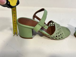 Sandalias verdes piel Apolínea tacón 5cm
