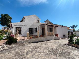 Chalet en venta en Campos de Golf - Villa Martin - Los Dolses en Orihuela