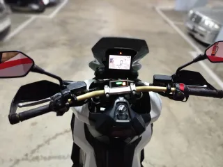 HONDA X-ADV 750