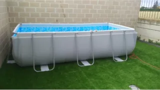 Piscina desmontable familiar con depuradora.