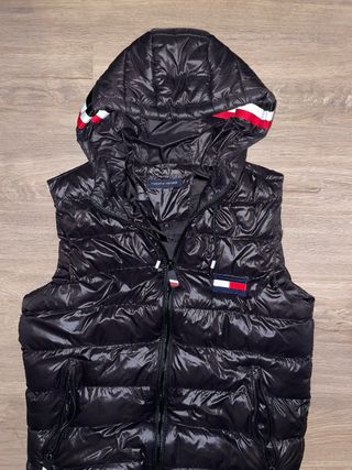 Chaleco Tommy Hilfiger Negro con Capucha