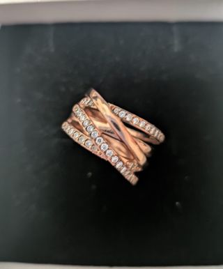Anillo Oro Rosa con Circonitas.