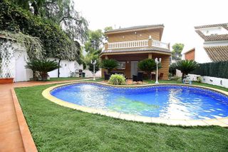 Chalet en alquiler en Montmar en Castelldefels