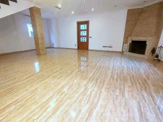 Chalet en alquiler en Montmar en Castelldefels