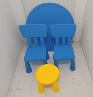 Mesa y Sillas MAMMUT IKEA + Regalos