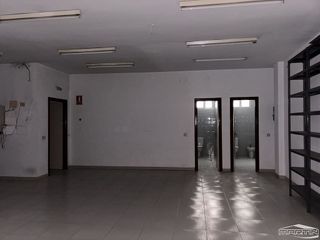 Local comercial en venta en Baena