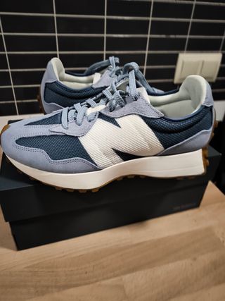 New Balance 42,5 Nuevas!!
  MS327MQ Azul/Blanco