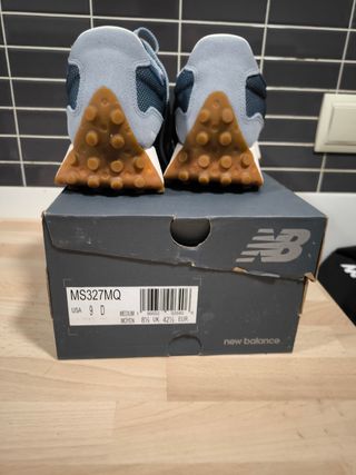 New Balance 42,5 Nuevas!!
  MS327MQ Azul/Blanco