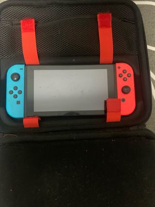 Nintendo Switch + Mando Pro + Maletín
