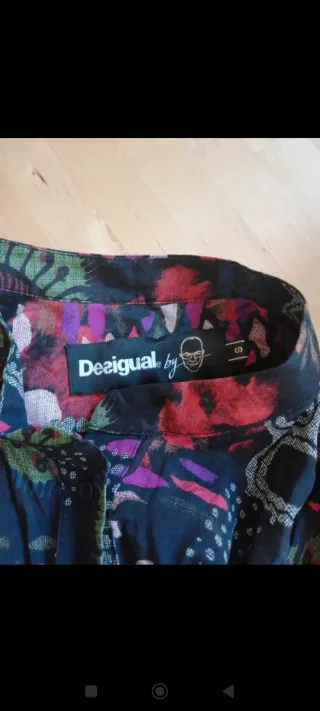 Camisa Desigual floral negra y roja