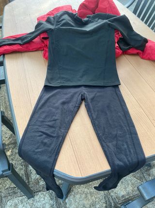 Mono de esquí rojo talla M + ropa interior térmica