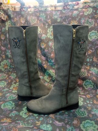 Botas altas grises mujer